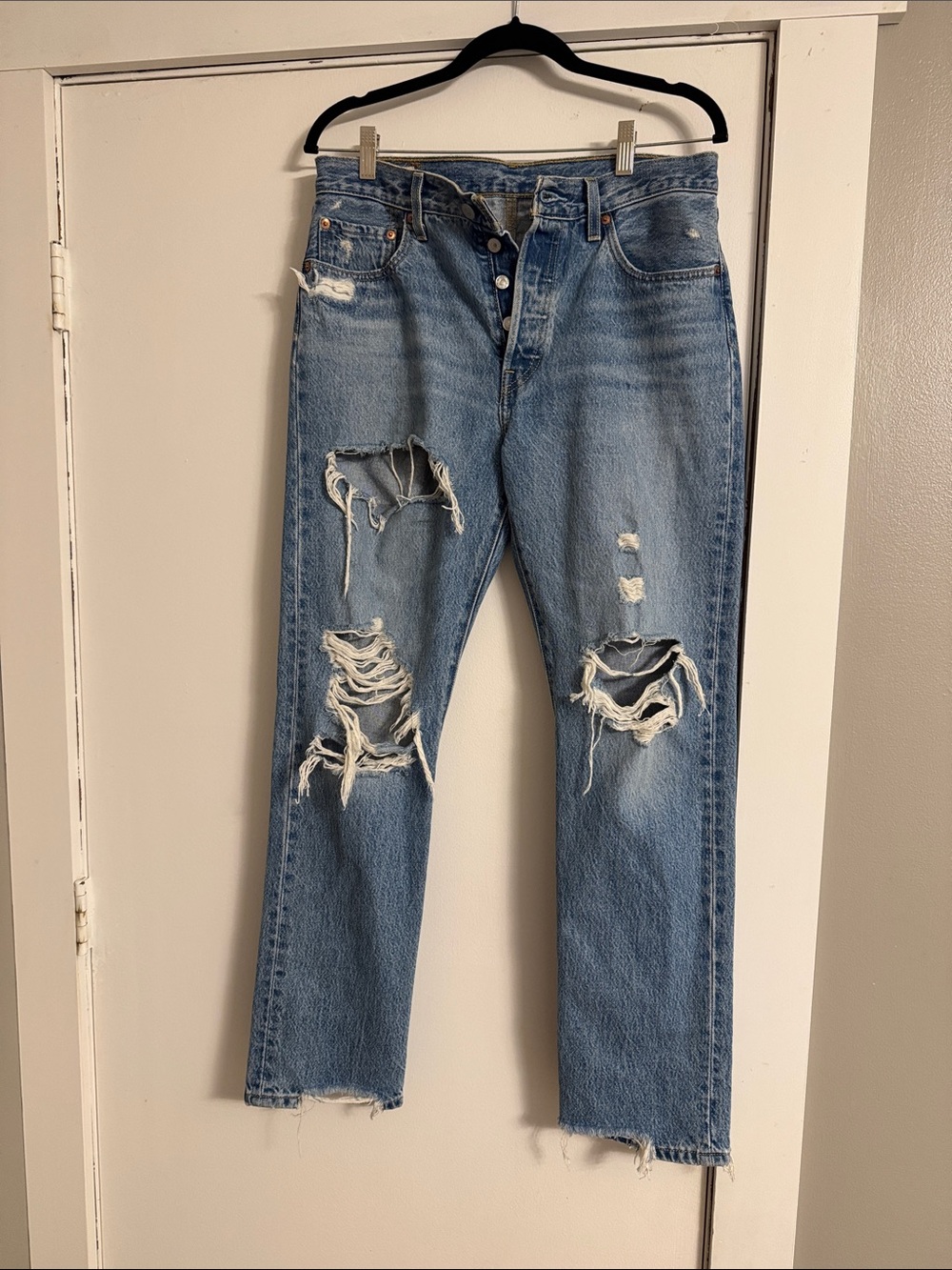 Levi's Light Blue Distressed Straight Women's Jeans